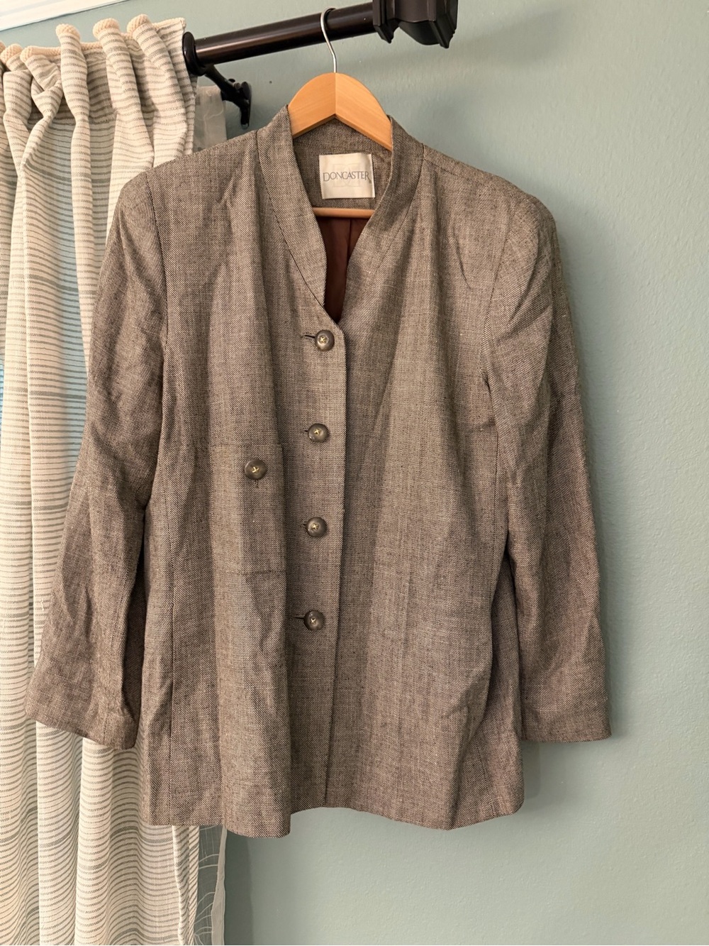 Doncaster Women’s Gray Button-Front Jacket size 12